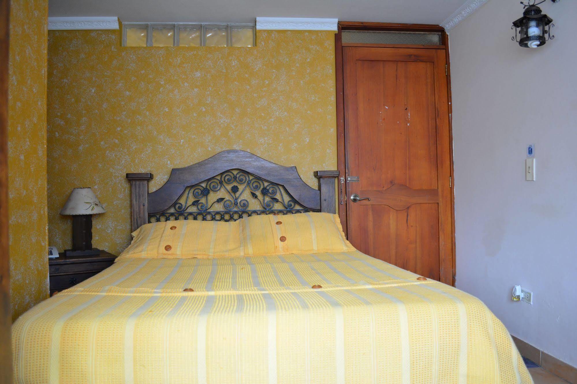 Hotel Casa Colonial 圣罗莎德卡瓦尔 外观 照片